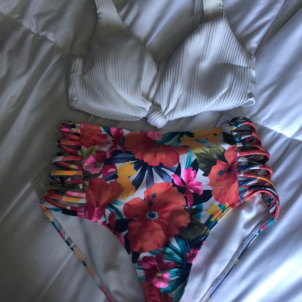 Hollister swim